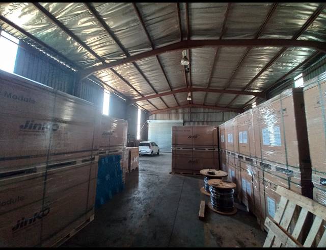551M² WAREHOUSE TO LET IN APEX